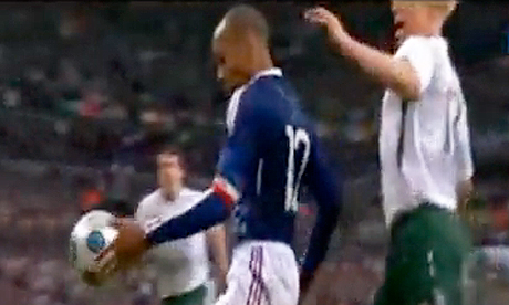 Thierry Henry handball
